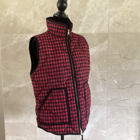 J.Crew Quilted Buffalo Check Vest Medium Red & Black Plaid Preppy Fall Layer - Picture 2 of 9